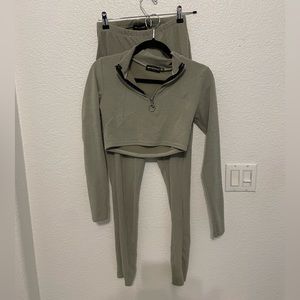 PrettyLittleThing 2 piece set
